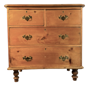 19th Century English Victorian Pine Chest of Drawers With Turned Bun Feet