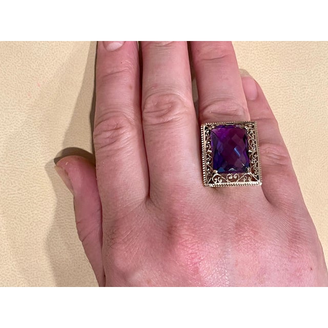 Traditional 13.5 Carat Checker Board Amethyst Filigree Cocktail Ring in 14 Karat Yellow Gold For Sale - Image 3 of 18