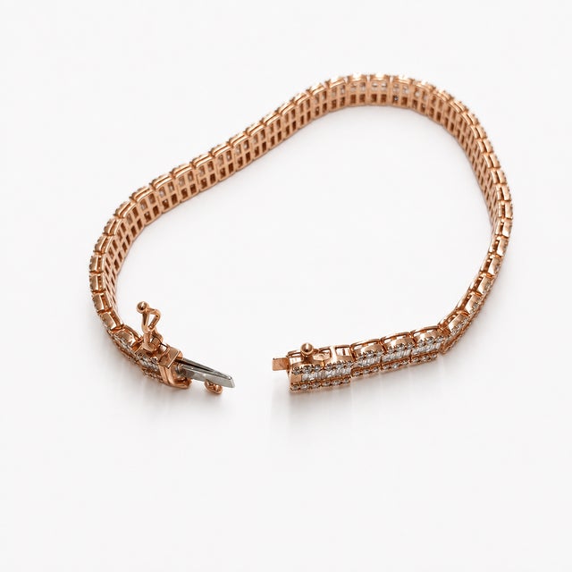 Modern 10k Rose Gold 4-7/8 CTTW Natural Round & Baguette Diamond Bracelet, 8 In For Sale - Image 3 of 7