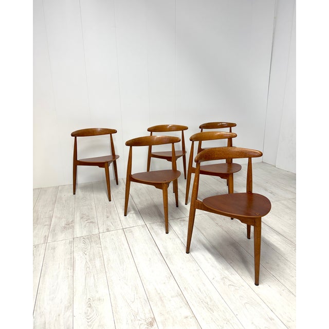 Vintage Heart Dining Set by Hans Wegner for Fritz Hansen, 1950s, Set of 7 For Sale - Image 16 of 18