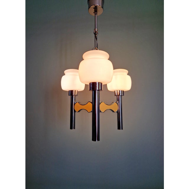 Metal Space Age Chandelier in Chromed Metal and White Opaline Glass by G. Sciolari for Boulanger, 1970s For Sale - Image 7 of 15
