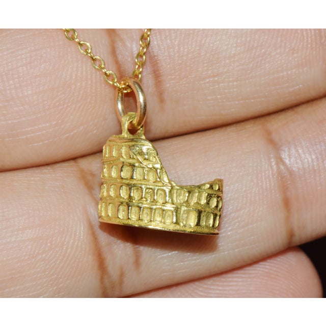 Gold Italian 750 18k Solid Gold Roman Colosseum Charm Pendant For Sale - Image 8 of 8