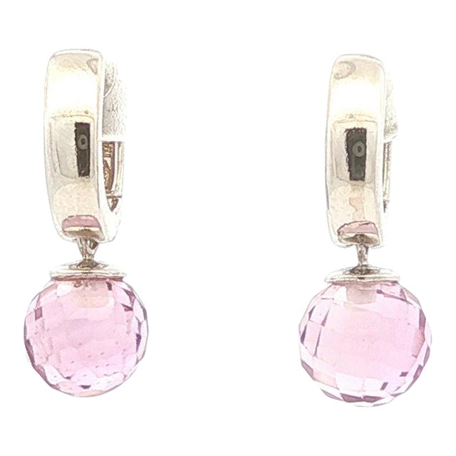 Late 20th Century Pair of 14k White Gold Amethyst Briolette Huggie Drop Earrings For Sale