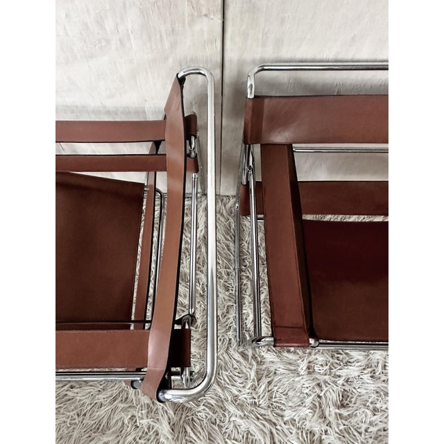 Metal Wassily B3 Armchairs in Cognac Leather by Marcel Breuer, 1980s, Set of 2 For Sale - Image 7 of 14