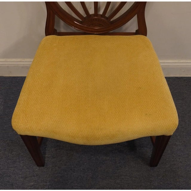Brown Vintage Antique Mahogany Traditional Hepplewhite Duncan Phyfe Style Shield Back Dining Side Chair For Sale - Image 8 of 9