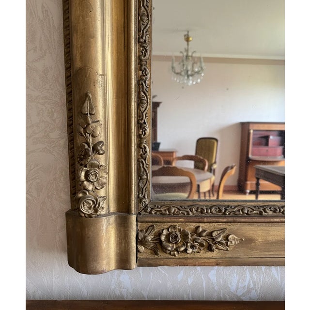 French Late 19th Century French Gilt Mirror With Floral Cartouches For Sale - Image 3 of 6