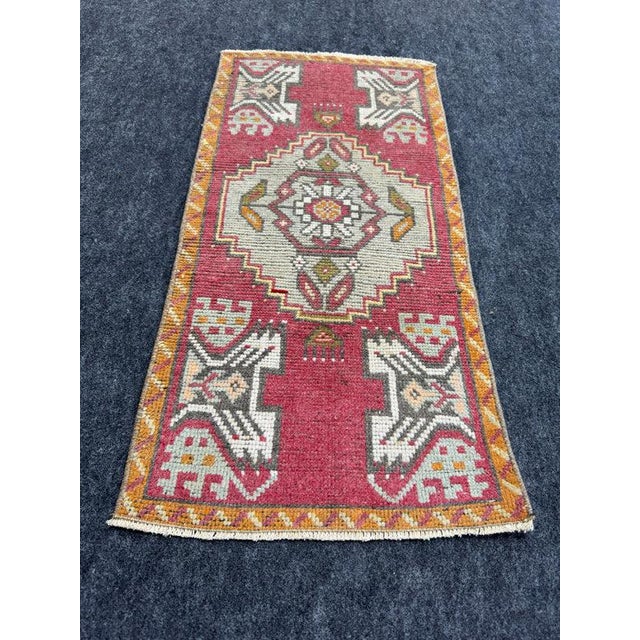 Contemporary Turkish Yastik Rug 1'5" x 2'11" For Sale - Image 3 of 5