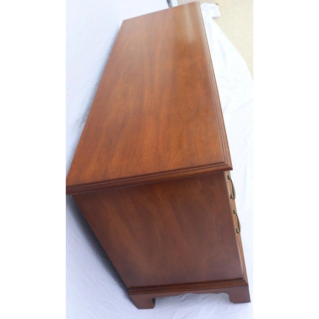 1970s 1970's Vintage Henredon Georgian-Style Mahogany Six-Drawer Dresser For Sale - Image 5 of 12