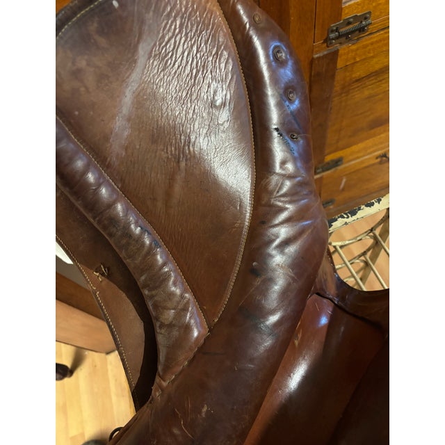 Vintage jumping saddle, English leather, functional and decorative would be a great statement piece hanging over a banister!