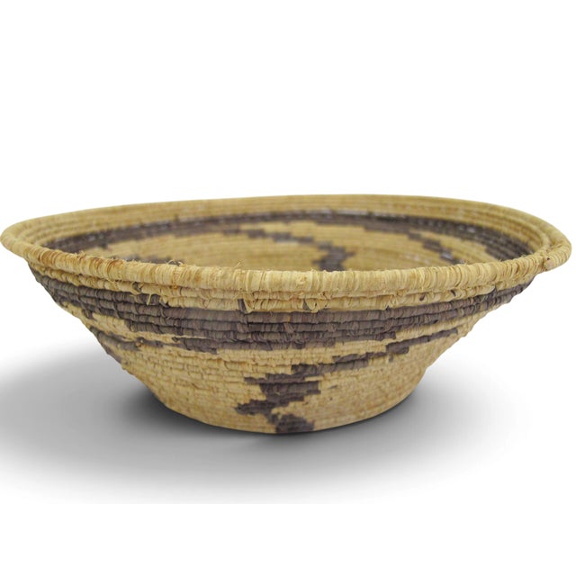 Rustic Apache Native American Whirling Bolt Zig Zag Coiled Basket Bowl 8 1/2" For Sale - Image 3 of 9