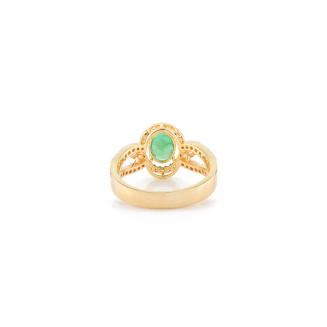 1.01 Cts Oval Emerald & Diamond Wedding Ring Size 6 For Sale In New York - Image 6 of 10