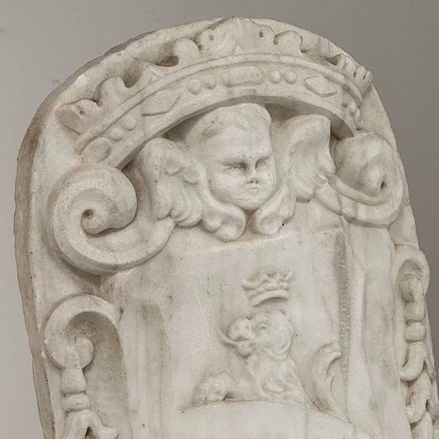 17th Century French Carrara Marble Heraldic Lion Crest With Cherub For Sale - Image 10 of 16