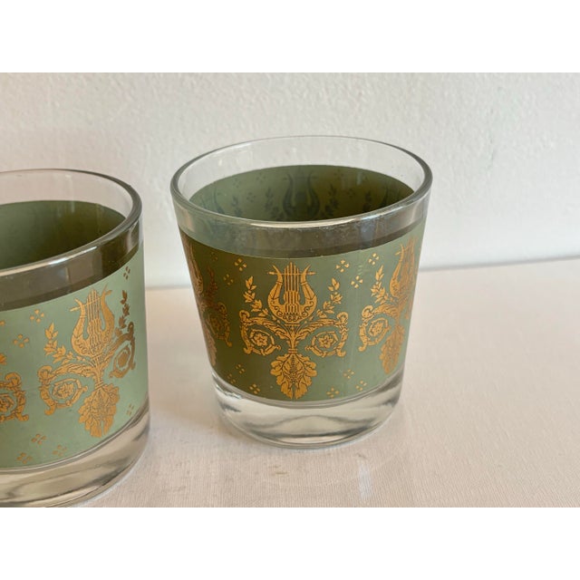 Jeannette Glass 1950s Midcentury Laurel & Lyre Green and Gold Barware Rocks Glasses, Set of 2 For Sale - Image 4 of 7