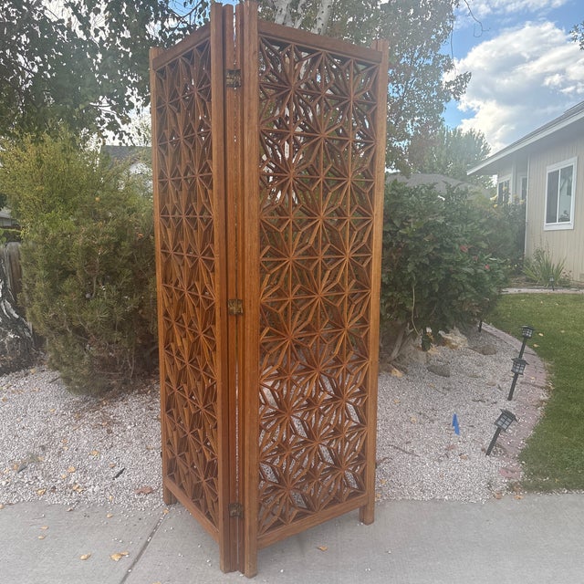 This is an exquisite 4 panel Mid Century Modern Japanese Screen. It seamlessly merges traditional Japanese craftsmanship...