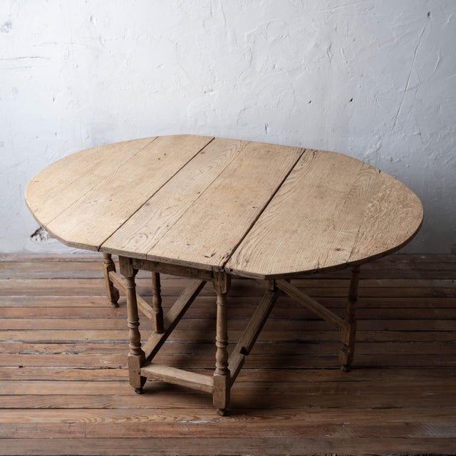 English English Oak Gate-Leg Table, 18th Century For Sale - Image 3 of 18