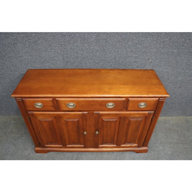 Nichols & Stone Cherry Breakfront Server / Display Cabinet For Sale In Philadelphia - Image 6 of 17
