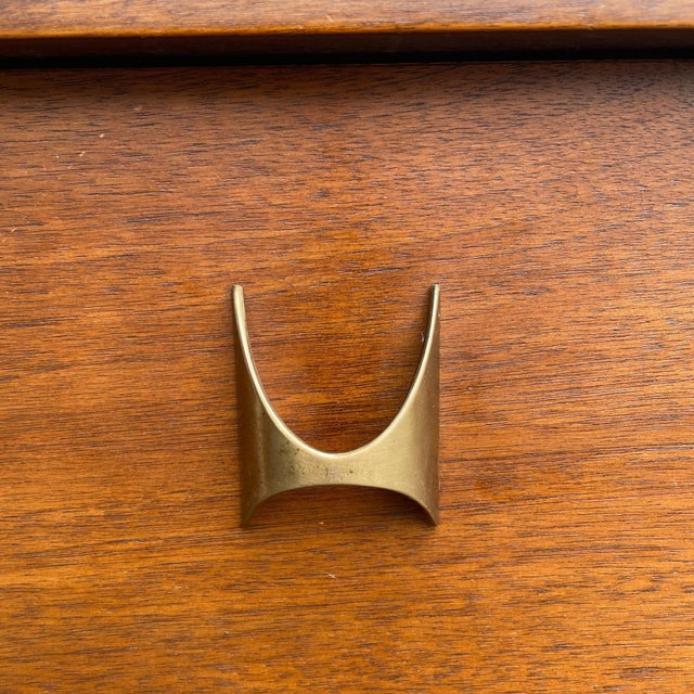 Broyhill Brasilia Two-Piece Walnut Mid Century Modern Hutch China Cabinet For Sale In Cleveland - Image 6 of 11