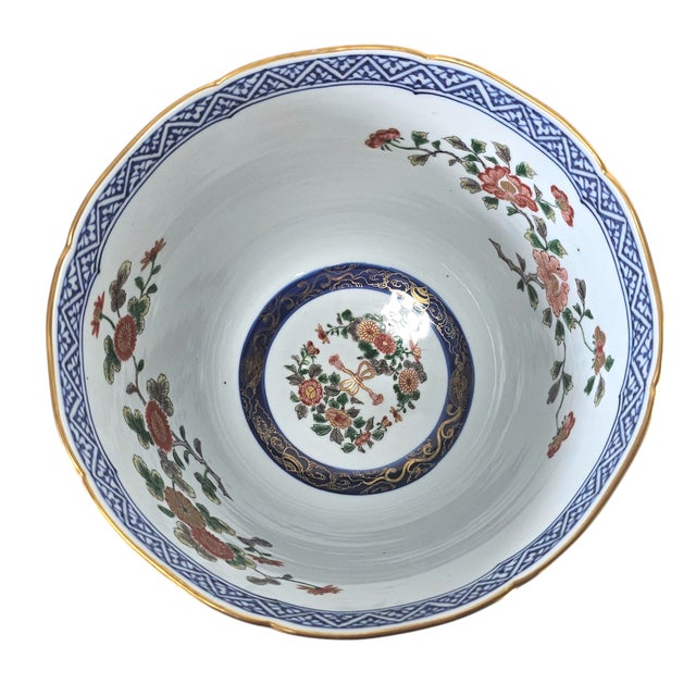 Imari Porcelain Japanese Imari Porcelain Bowl With Hand-Painted Chrysanthemums, Early Showa Period Large Decorative Vessel For Sale - Image 4 of 9