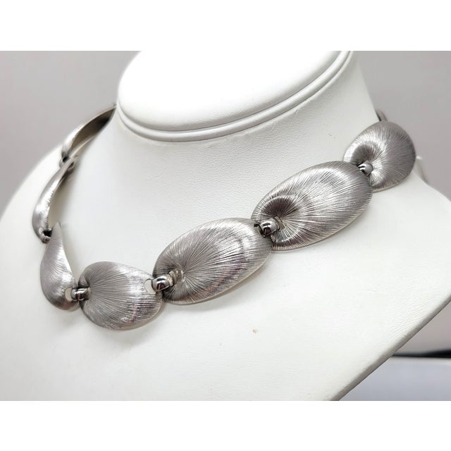 1950s Vintage 1950s Signed Napier Book Piece Silvertone Florentine Finish Oval Link Necklace For Sale - Image 5 of 8
