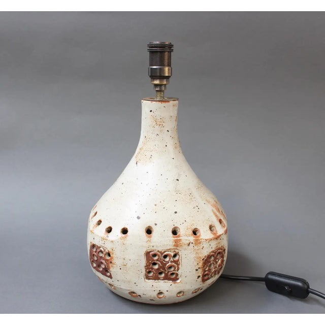 Mid-Century Modern Vintage Ceramic Table Lamp in the Style of Georges Pelletier, Circa 1970s For Sale - Image 3 of 12
