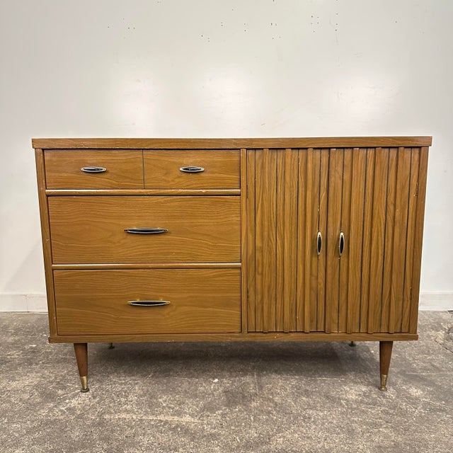 Mid-Century Modern Laminate Sideboard by Pillion For Sale - Image 9 of 10
