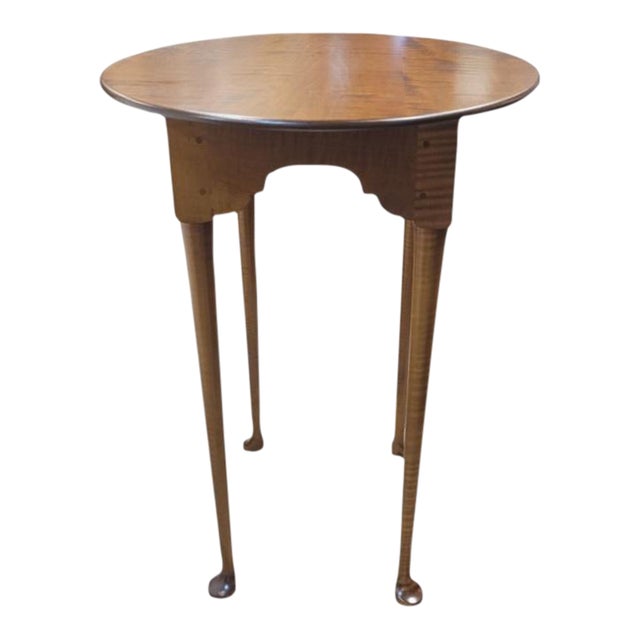1950s Fine Eldred Wheeler Small Tiger Maple Tea Table For Sale