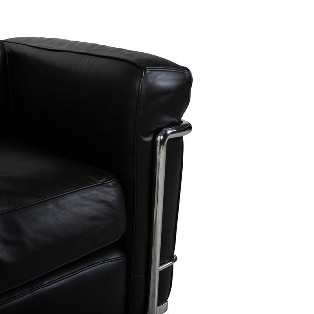 Cassina LC 2 Two-Seater Sofa in Black Leather by Le Corbusier for Cassina For Sale - Image 4 of 12
