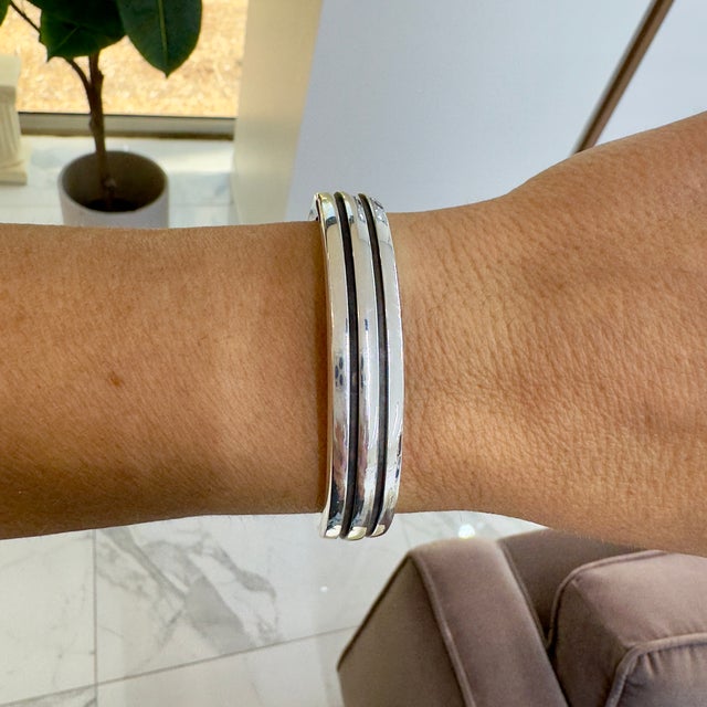 Brand: Tiffany & Co. Metal Type: 925 Sterling Silver Length: 6.25 inches Width: 14.70 mm Weight: 44.66 grams TIFFANY & CO....