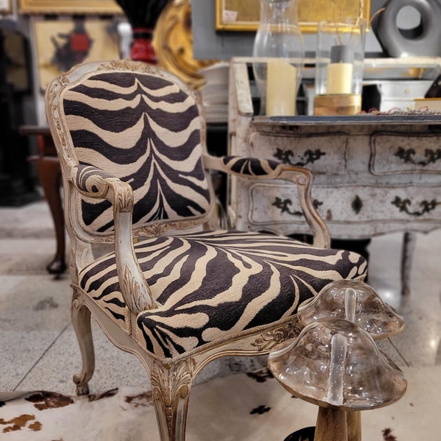 Louis XV Armchairs in Polychrome Wood with Zebra-Print Upholstery, France, 1790s, Set of 2 For Sale - Image 3 of 18