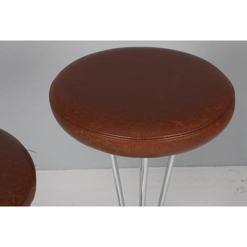 Fritz Hansen Vintage Bar Stools in Leather by Piet Hein for Fritz Hansen, 1960s, Set of 2 For Sale - Image 4 of 8
