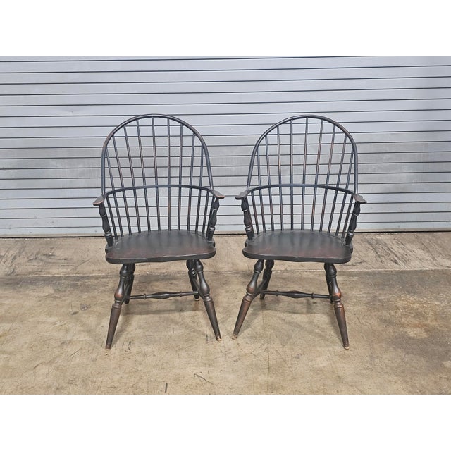 American Late 20th Century Pair of Pennsylvania House Sack Back Windsor Arm Chairs Black Finish For Sale - Image 3 of 9