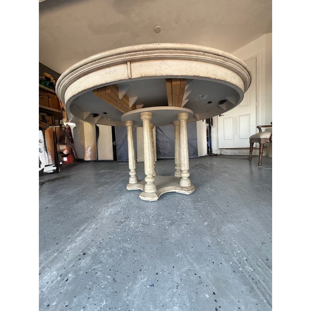 French Arrondissement Tour Marais Table Round/Oval Extensible For Sale - Image 3 of 10