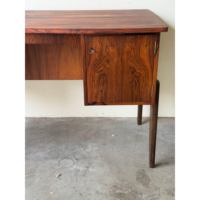 Mid Century Danish Rosewood Desk – Vintage Scandinavian Writing Desk With 1960s For Sale - Image 10 of 10
