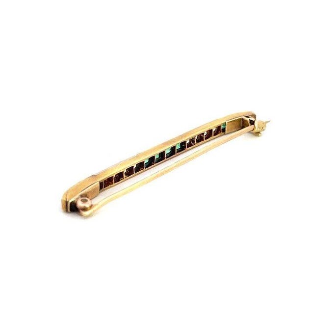 Art Deco Tie Pin Diamond Emerald 14k Yellow Gold Platinum Brooch For Sale In Miami - Image 6 of 6