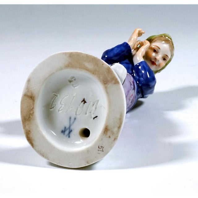 Ceramic Art Nouveau Meissen Snowball Thrower & Girl Figurines by A. Koenig, 1910s, Set of 2 For Sale - Image 7 of 8