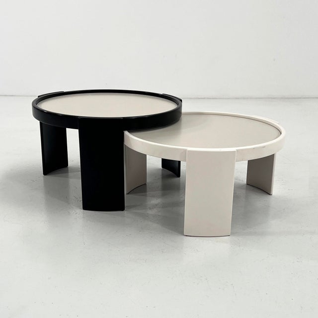 Mid-Century Modern Reversible Nesting Tables by Gianfranco Frattini for Cassina, 1960s, Set of 2 For Sale - Image 3 of 10