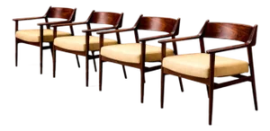 Set of Four Brazilian Rosewood Armchairs / Dining Chairs by Jorge Jabour, Cantù, 1960s - Lot 634–615A