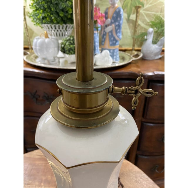Mid 20th Century Vintage Stiffel Creamy White Ceramic and Brass Plume Buffet or Table Lamps, a Pair For Sale - Image 5 of 12