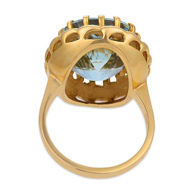 Vintage 14.00 Carat Aquamarine 14k Yellow Gold Cocktail Ring, Size 9.5 For Sale In Los Angeles - Image 6 of 7