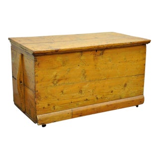 Antique Solid Pine Hand Dovetailed American Primitive Rustic Blanket Chest Trunk For Sale