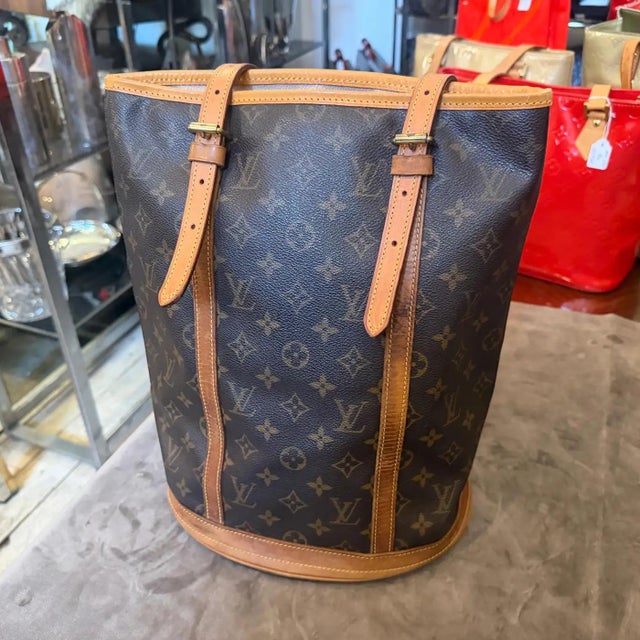 A 2006 Louis Vuitton Monogram Coated Canvas and Leather Bucket Gm Tote Bag For Sale - Image 11 of 14