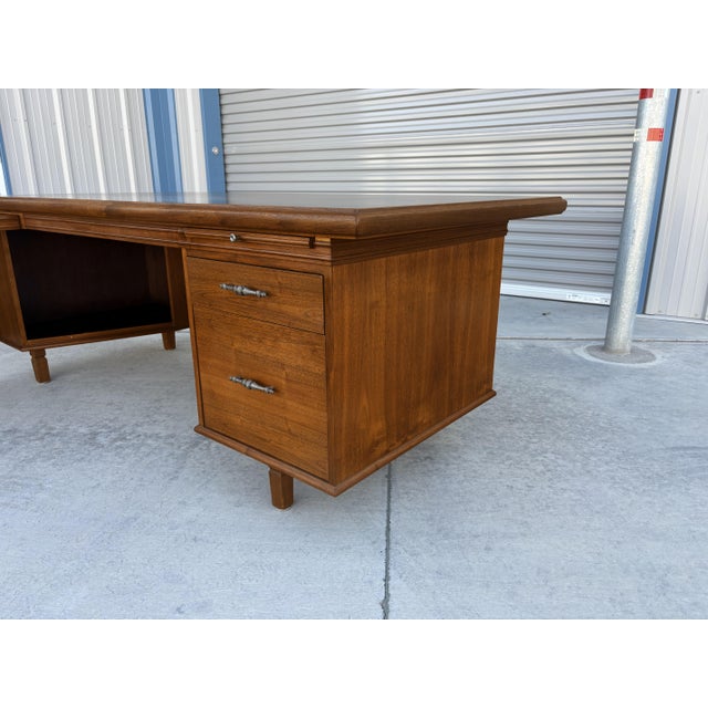 1960s Mid-Century Modern Walnut L-Shaped Executive Desk With Black Laminate Top For Sale - Image 12 of 16