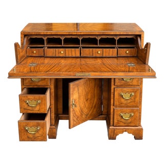 Mid 20th Century Queen Anne -Style Walnut Kneehole Desk For Sale
