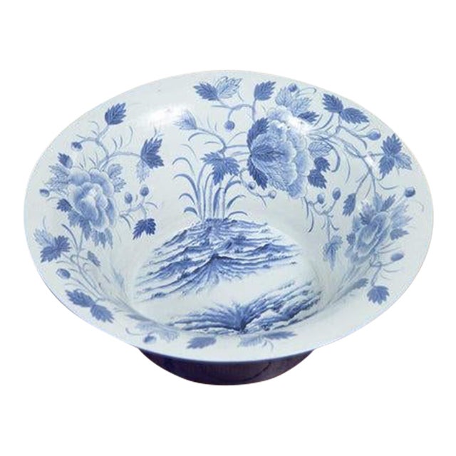 Late 20th Century Blue and White Porcelain Wash Basin with Cobalt Blue Patina and Floral Motifs For Sale