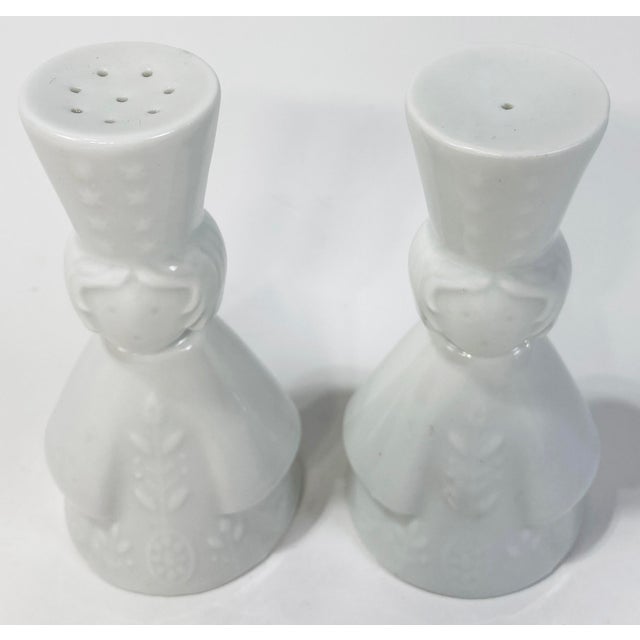 Figurative Vintage Haviland Limoges Ceramic Salt and Pepper Shakers For Sale - Image 3 of 7