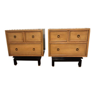 Late 20th Century American of Martinsville Blonde Walnut Asian Inspired Nightstand Set of Two For Sale