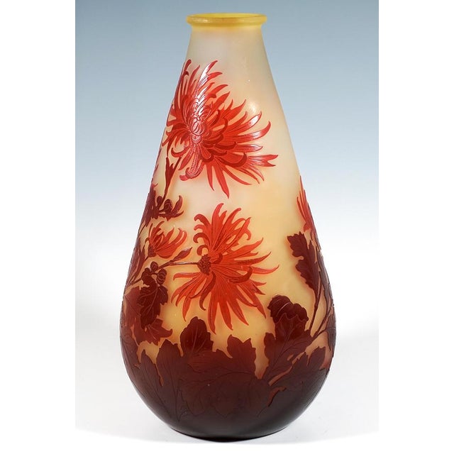 Large Art Nouveau Dahlias Cameo Vase by Emile Gallé, Nancy, France, 1910s For Sale - Image 4 of 7