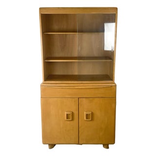 Vintage Heywood-Wakefield Wheat Finish Hutch Cabinet, Mid-Century Modern For Sale