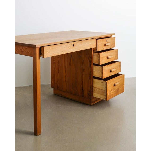 1930s Swedish Wooden Värmdö Pine Desk by Axel Einar Hjorth for Nordiska Kompaniet, 1930s For Sale - Image 5 of 8