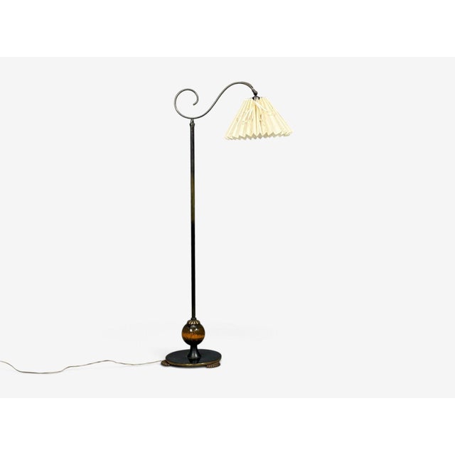 Mid-Century Modern 1950s Mid-Century Modern Floor Lamp, Patinated Brass, Wood, Fabric For Sale - Image 3 of 12
